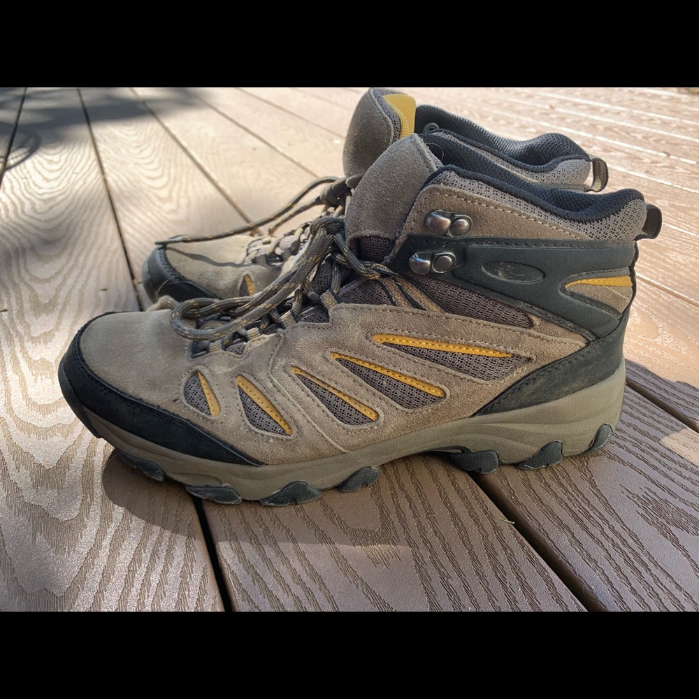 Croft & Borrow Men’s size 10 hiking boot